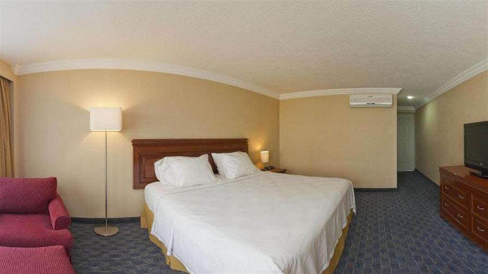Holiday Inn Express Toluca By Ihg Extérieur photo