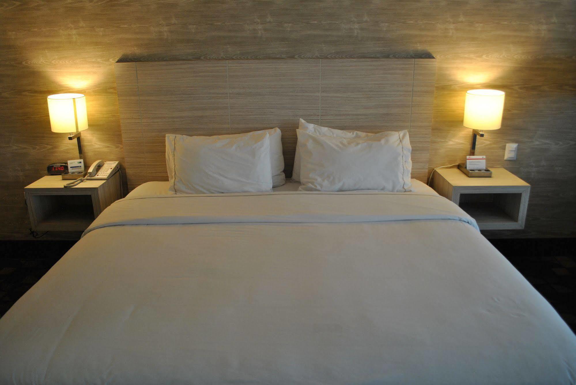 Holiday Inn Express Toluca By Ihg Extérieur photo